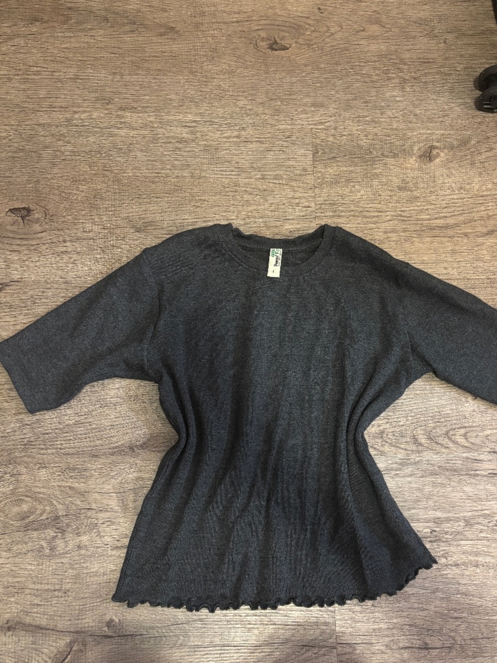 Grey Half sleeved ribbed top